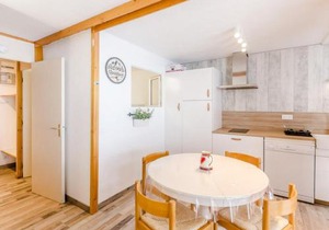 Apt rénové 2* pour 4/5p à Montchavin, proche pistes et commerces, parking gratuit - FR-1-329-52