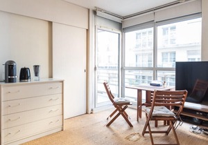 Apt with BALCONY near ALESIA