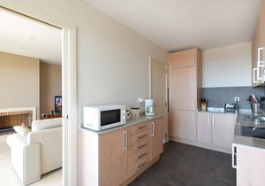 Apt with spacious terrace with amazing sea views, pool, 8 min drive to beach!