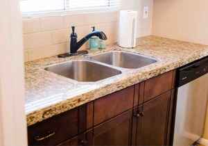 Arcadia Condo with a Pool! Perfect Location!