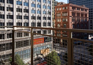 Arch, Dome, Dtown | Easy Train + Rooftop | Zencity