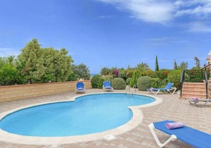 Argaka Beach Villa