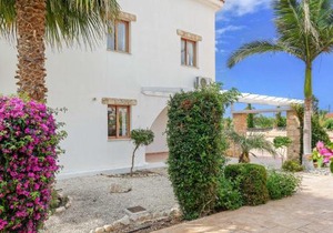 Argaka Beach Villa