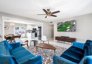 Art Lovers' Retreat |Pool-Golf-Minutes to Old Town
