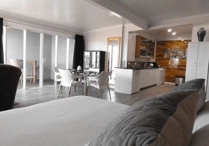 ArtHOUSE Beachfront Accommodation