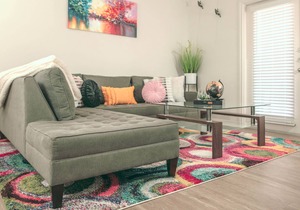 Artsy and Vibrant! Downtown/Deep Ellum w/ Free Parking!