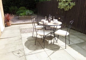 ASHTREE HOUSE,CHESTER.EXCELLENT LOCATION,PRIVATE PARKING & GARDEN IN QUIET AREA.