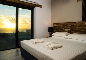 ASPALATHOS FALASSARNA VILLAS : LUXURY VILLA WITH VIEW IN THE FALASSARNA BEACH