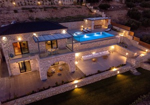 ASPALATHOS FALASSARNA VILLAS":LUXURY VILLA WITH VIEW IN