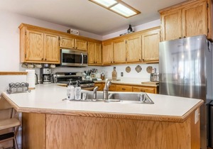 Aspen Meadows #2 Sun-Filled, 3 bedroom condo