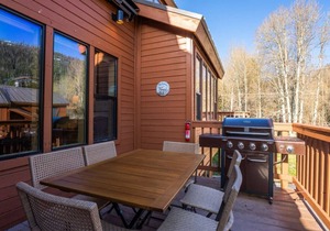 Aspen Meadows #2 Sun-Filled, 3 bedroom condo
