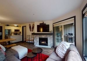 ASPENS 132 | Prime Ski-In/Out Location! | 2BDR Luxury Condo | Pool & Hot Tub