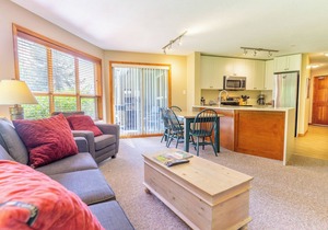 Aspens #252 Prime Ski-in Ski-out Location! Pool, Hot tubs, BBQ, sleeps 6