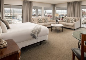 Astoria Riverwalk Inn