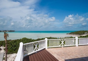 Astoundingly Pure and Blue Ocean View- Quiet and Serene Vacation Spot Awaits You