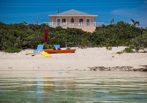 Astoundingly Pure and Blue Ocean View- Quiet and Serene Vacation Spot Awaits You