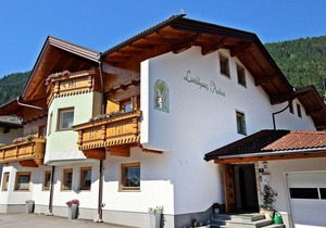 120 m² Apartment ∙ 3 bedrooms ∙ 10 guests