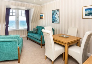 At the Beach is a stunning seaside holiday apartment, located right at the beach in North Berwick.