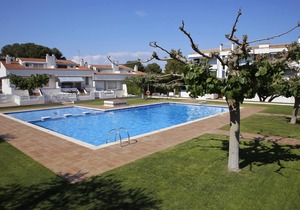 AT013 TORREMUNTS: Apartment with pool and sea views 350m from the beach