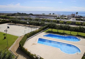 AT031 Comunidad con 2 piscinas, a 5 min a pie de la playa