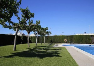 AT039 Comunidad con 2 piscinas, a 5 min a pie de la playa