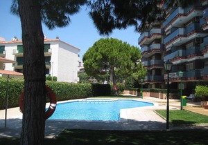 AT121 PROTOMAR: Apartment with communal pool a few meters from the beach
