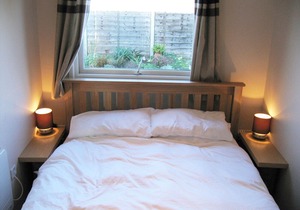 'ATARDECER' - Modern two-bedroomed chalet located on Rainbows End Park, Bacton.