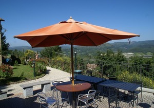 Attractive apartment in farmhouse with pool in beautiful surroundings