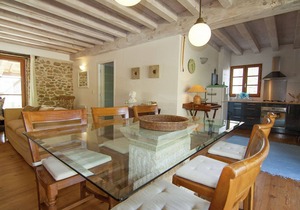 Attractive holiday home with parking lot
