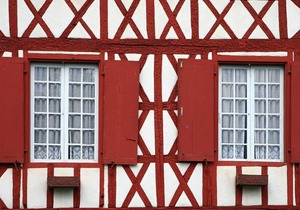 Au Calme Wooden cottages 2 to 4 persons a couple and 2 small children