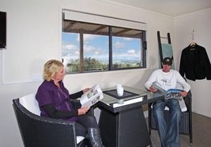 Auckland Country Cottages - Tui Cottage