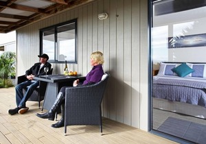 Auckland Country Cottages - Tui Cottage