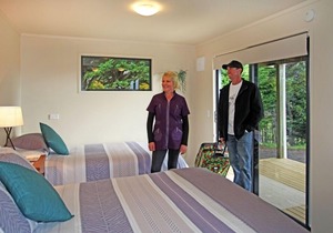 Auckland Country Cottages - Tui Cottage