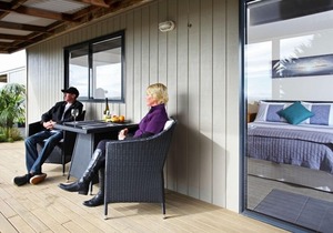 Auckland Country Cottages - Tui Cottage