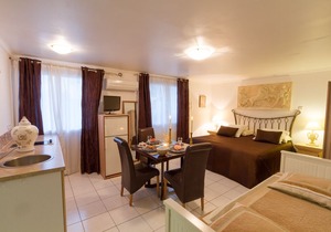 Augusta guest studio, 800m from the beach