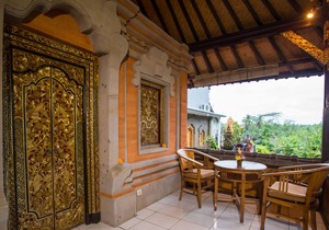 Authentic Balinese Superior with Fan