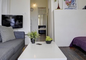 Authentic Neve Tzedek 1br apartment