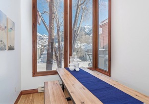 AUTUMN COLORS IN TELLURIDE! CHIC & CONVENIENT 2BR/2.5Bth condo-Creekside
