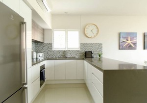 Avalon Apartment - 1 Bedroom WINTER SPECIAL! (Free WIFI, Linen, A/C, Netflix & Garage)