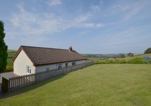 Awel y Grug - Three Bedroom House, Sleeps 5