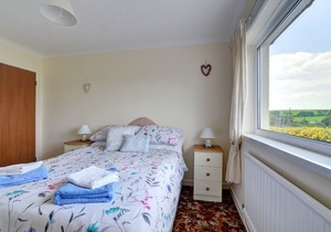 Awel y Grug - Three Bedroom House, Sleeps 5