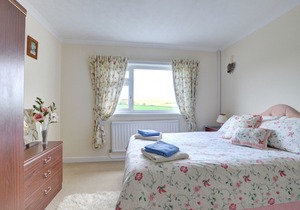 Awel y Grug - Three Bedroom House, Sleeps 5