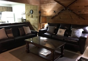 Awesome 7 Springs Townhouse - Sleeps 8. On Resort Premises. Wifi and More!