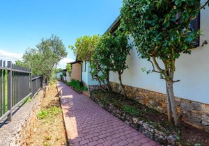 Awesome Apartment In Rovinjsko Selo