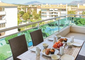 Awesome Apartment In Alfàz Del Pí