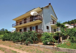 Awesome apartment in Jelsa with WiFi