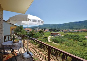 Awesome apartment in Jelsa with WiFi