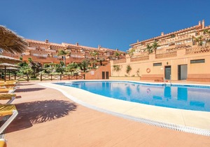 Awesome Apartment In Mijas Costa With 2 Bedrooms, Outdoor Swimming Pool And Wifi