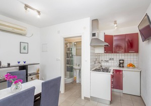 Awesome apartment in Omisalj with WiFi