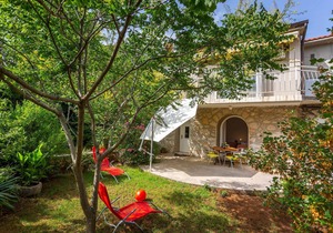 Awesome apartment in Omisalj with WiFi